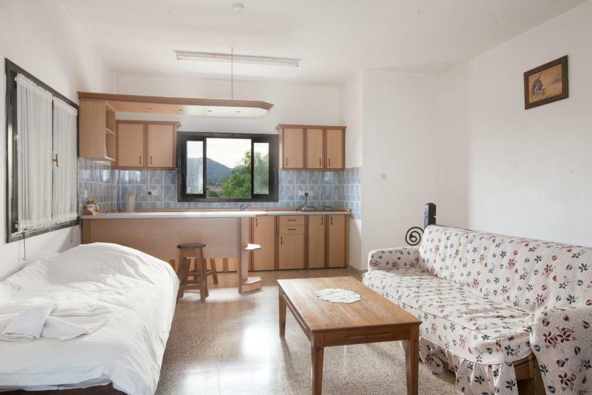 Balci Plaza Hotel And Balci Plaza Guest Bungalows Karpaz Peninsula Selenias Экстерьер фото